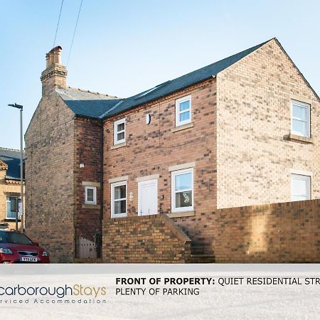 Hibernia Place, 3 Bedroom Townhouse With Patio & Seating Area - Free Parking Scarborough Exterior photo