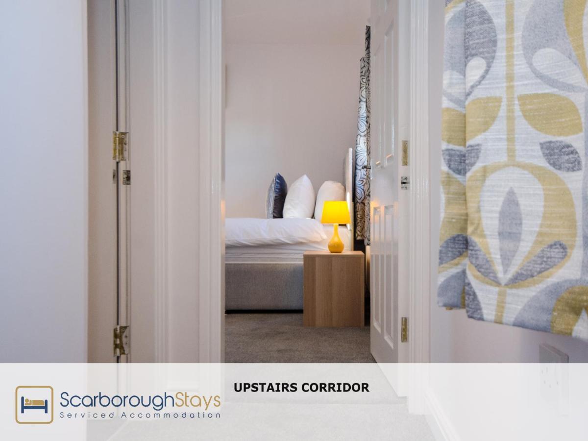 Hibernia Place, 3 Bedroom Townhouse With Patio & Seating Area - Free Parking Scarborough Exterior photo