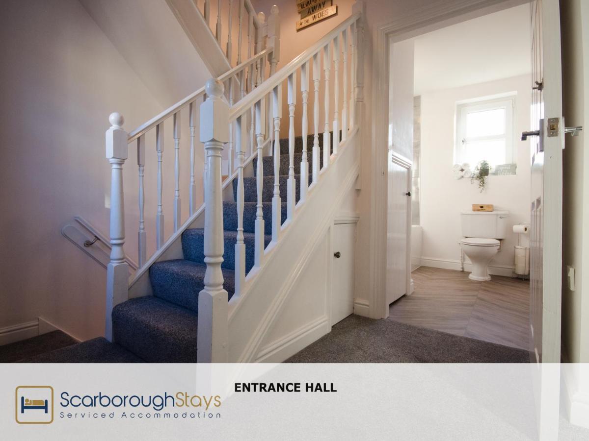 Hibernia Place, 3 Bedroom Townhouse With Patio & Seating Area - Free Parking Scarborough Exterior photo